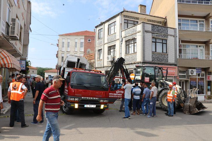 GÜNCELLEME 3 - Edirne'de düzensiz göçmenleri taşıyan araç kaza yaptı G4