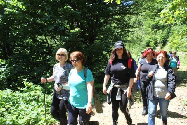 Bolu’da doğa tutkunlarından 18 kilometrelik yürüyüş