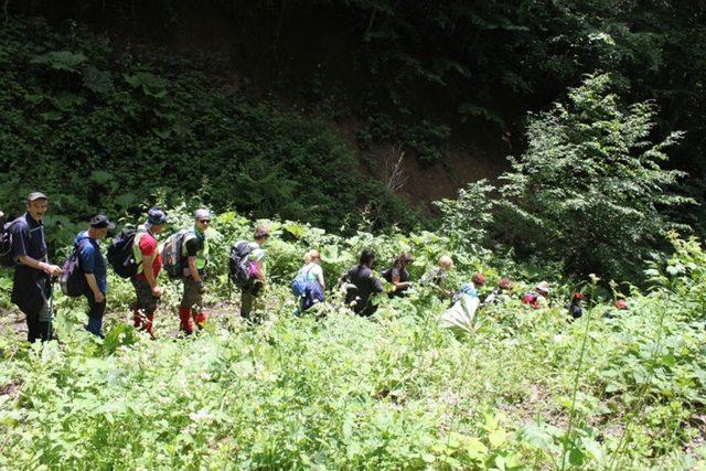 Bolu’da doğa tutkunlarından 18 kilometrelik yürüyüş