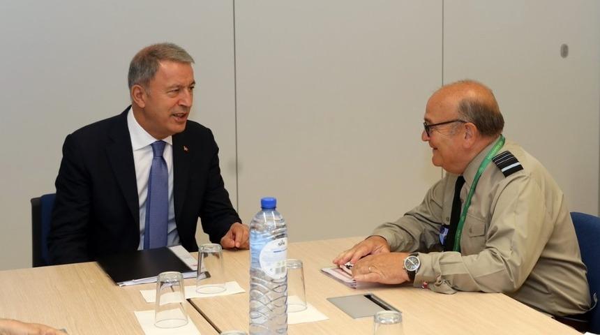 Bakan Akar, NATO Askeri Komite Başkanı Peach ile g&ouml;r&uuml;şt&uuml;