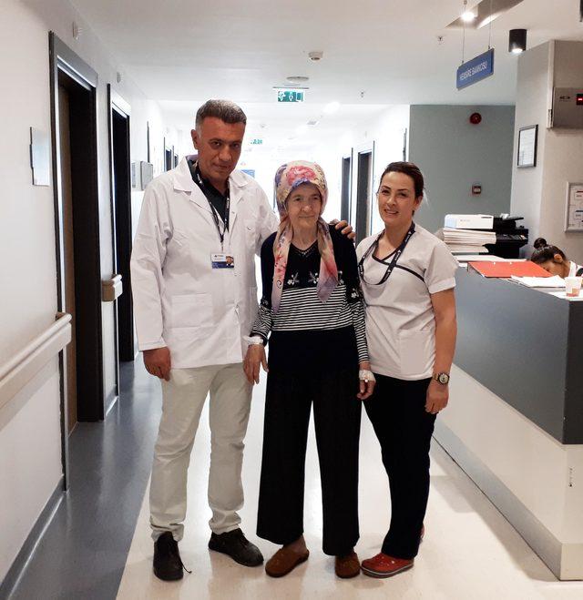 Doktoruyla konuşarak beyin ameliyatı oldu