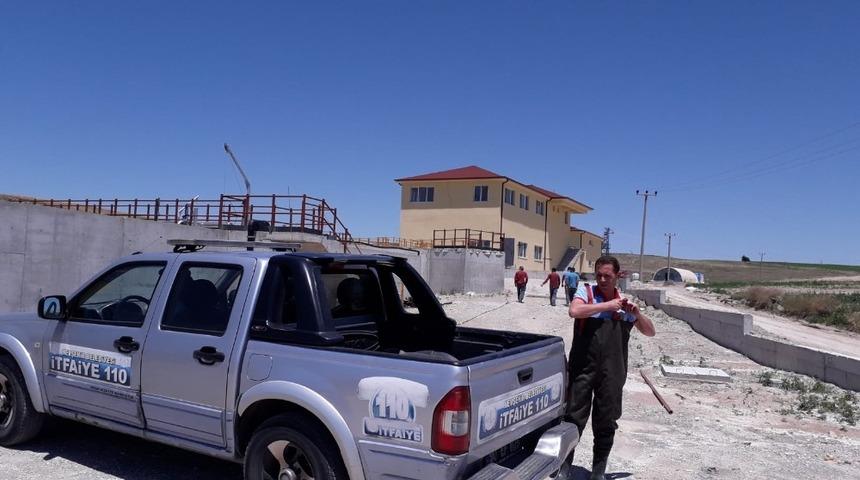 Su kuyusuna giren yılan itfaiye ekipleri tarafından &ccedil;ıkartıldı