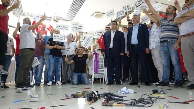 Bursalı berberler, haksız rekabet ortamını protesto etti