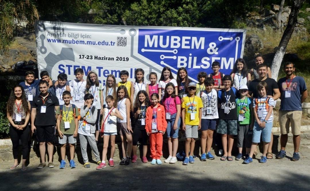 &Uuml;niversite İle BİLSEM İşbirliğinde T&Uuml;BİTAK Kampı