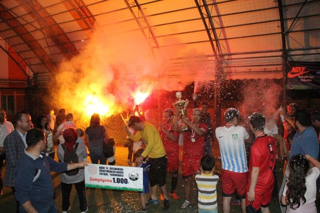 Ağrı&rsquo;da &Ouml;ğretmenler arası futbol turnuvası