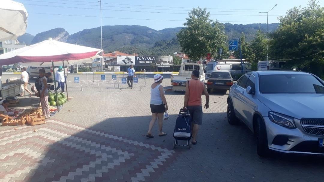 Edremit&rsquo;te Pazaryerleri d&uuml;zene giriyor