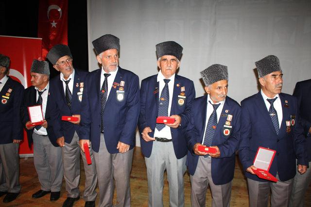 Tokat'ta Kıbrıs gazileri için madalya töreni