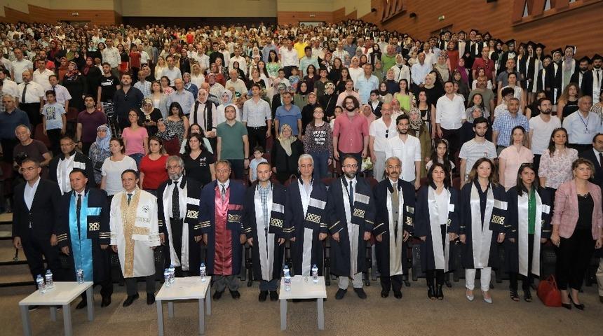 ER&Uuml; Mimarlık Fak&uuml;ltesi 2018-2019 Eğitim-&Ouml;ğretim D&ouml;nemi Mezunlarını Verdi