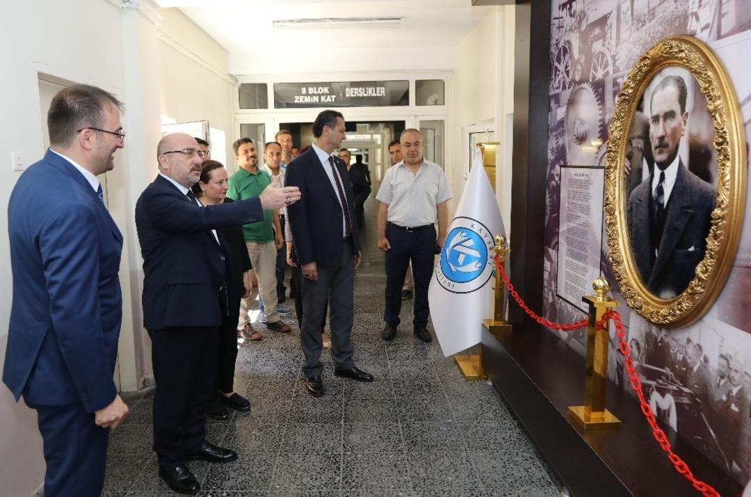 KAY&Uuml; Rekt&ouml;r&uuml; Karamustafa, Meslek Y&uuml;ksekokulu&rsquo;nda İncelemelerde Bulundu