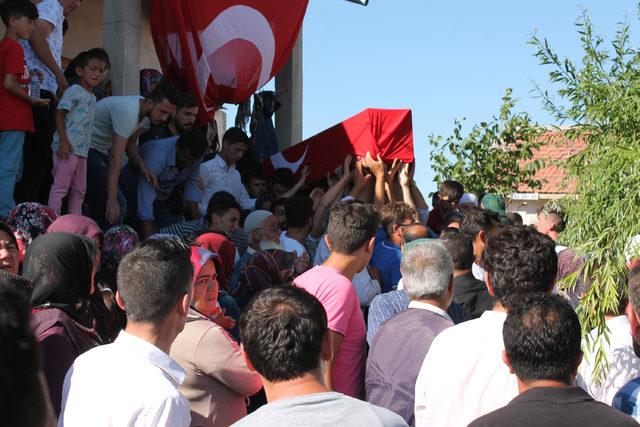 Şehit Uzman Onbaşı'yı Aksaray'da 10 bin kişi uğurladı