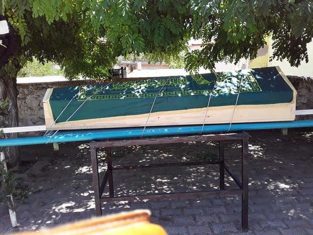 Tiyatrocu Mevlüt Demiryay, Niğde de toprağa verildi 1