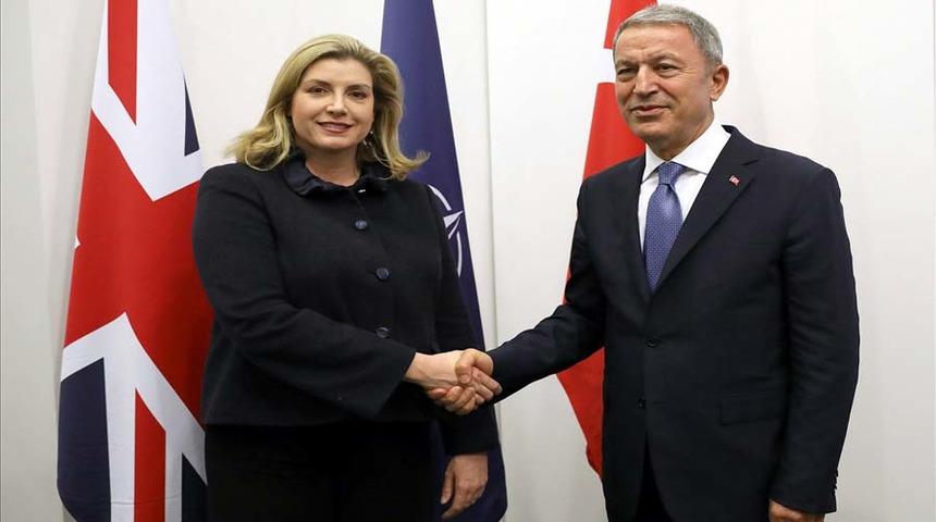 Bakan Akar, ABD Savunma Bakan Vekili Esper ile bir araya geldi (3)