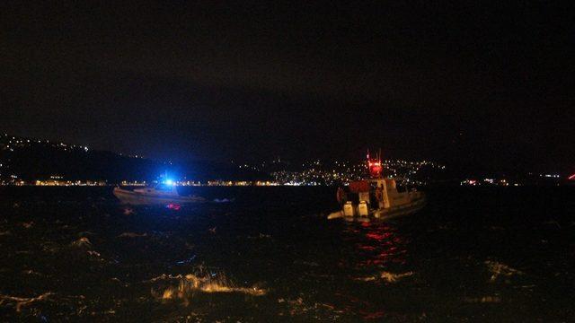 Sahipsiz elbise ve ayakkabı ihbarı sahil ve kıyı emniyetini harekete geçirdi