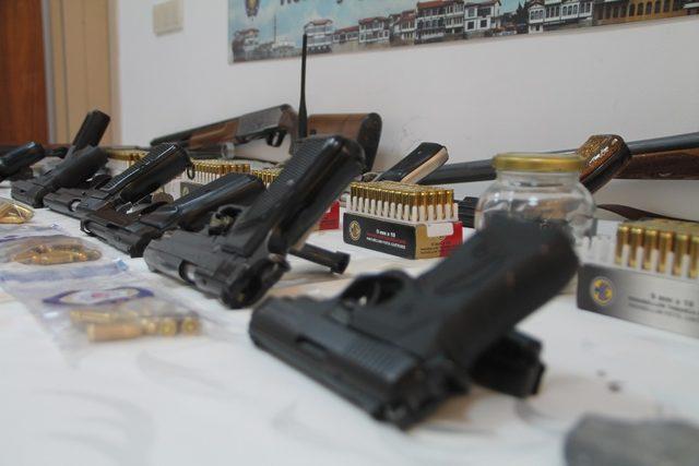 Amasya merkezli silah kaçakçılığı operasyonu: 16 gözaltı