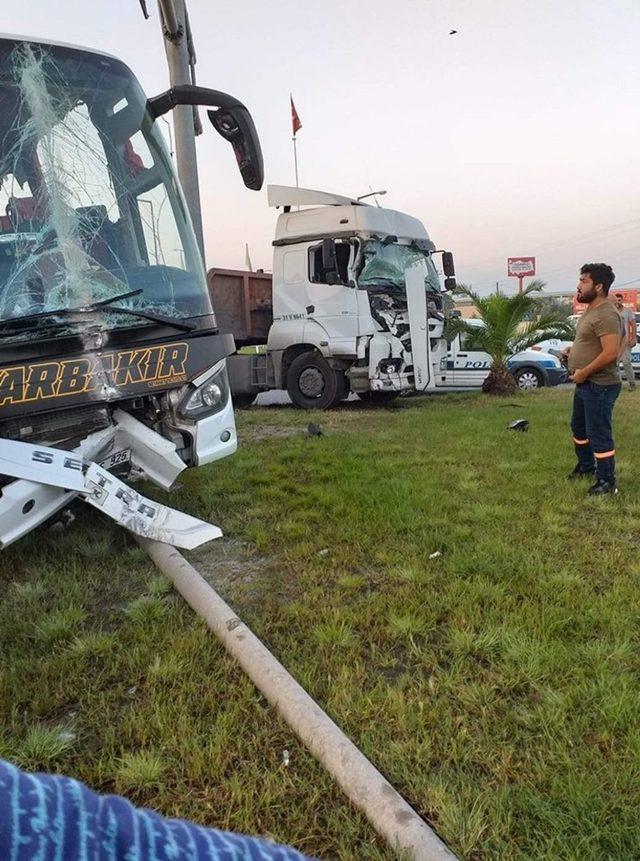 Hatay’daki trafik kazası ucuz atlatıldı