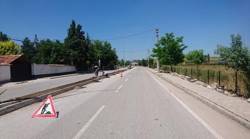 Aslanapa&rsquo;da &ccedil;evre d&uuml;zenleme ve peyzaj &ccedil;alışmaları