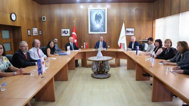 Macaristan’ın Pecs Belediyesi yetkilileri Kütahya’da