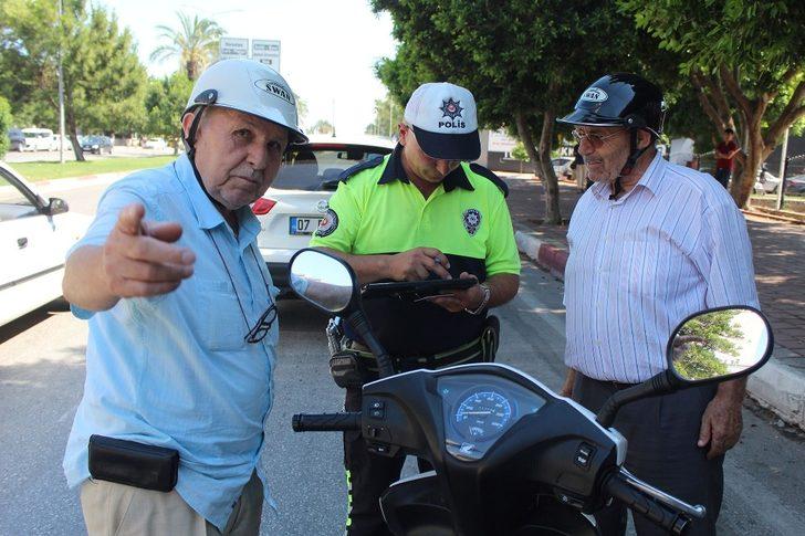 Antalya’da dedelerin trafik cezasından kurtulma hikayesi gülümsetti G1