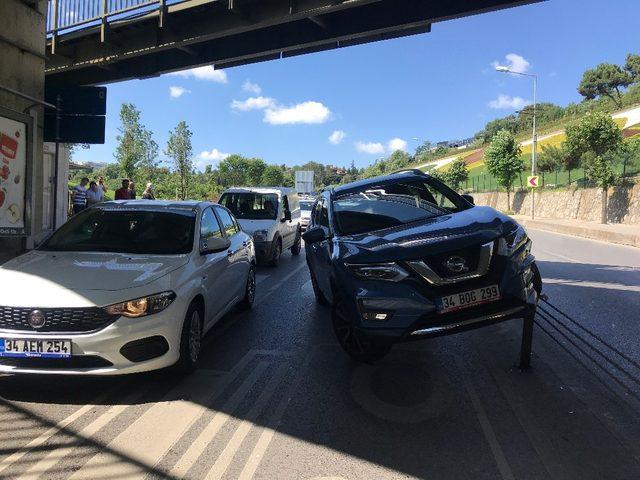 (Özel) 15 Temmuz Şehitler Köprüsü bağlantı yolunda ilginç kaza