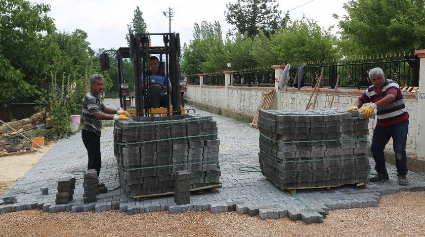 Erdemli&rsquo;de parke &ccedil;alışmaları s&uuml;r&uuml;yor