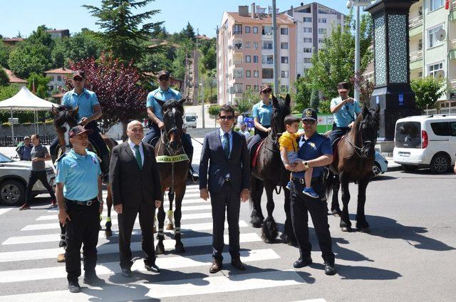 Kızılcahamam sokaklarında atlı polisler dönemi başladı