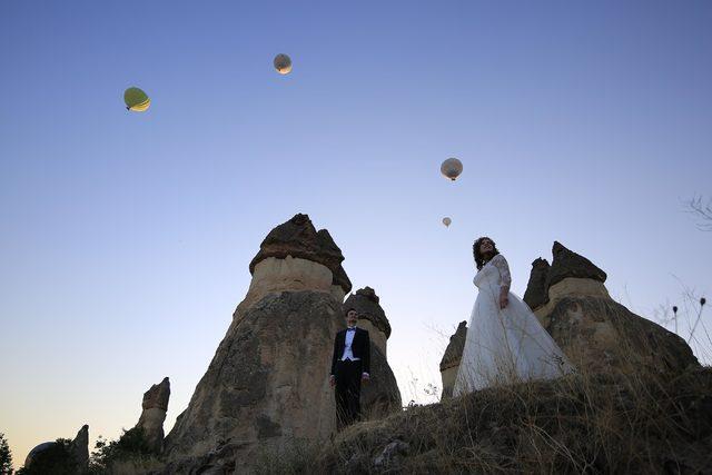 &Ccedil;iftler d&uuml;ğ&uuml;n fotoğrafları i&ccedil;in Kapadokya yı tercih ediyor 2