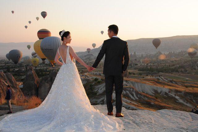 &Ccedil;iftler d&uuml;ğ&uuml;n fotoğrafları i&ccedil;in Kapadokya yı tercih ediyor 3