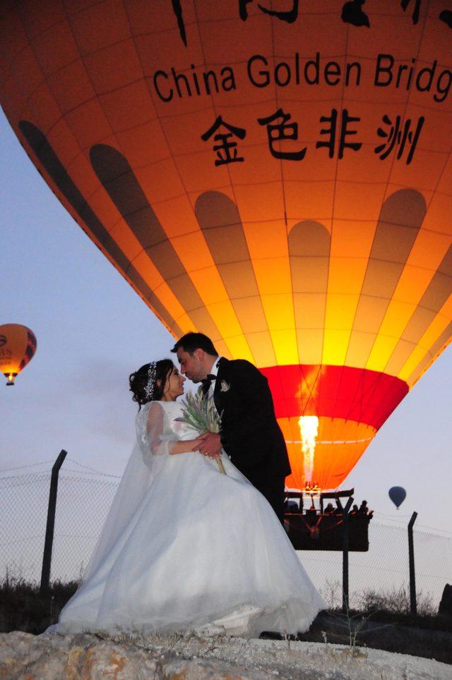 &Ccedil;iftler d&uuml;ğ&uuml;n fotoğrafları i&ccedil;in Kapadokya yı tercih ediyor 4