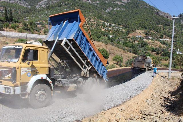 Gazipaşa Karalar’da asfalt sevinci