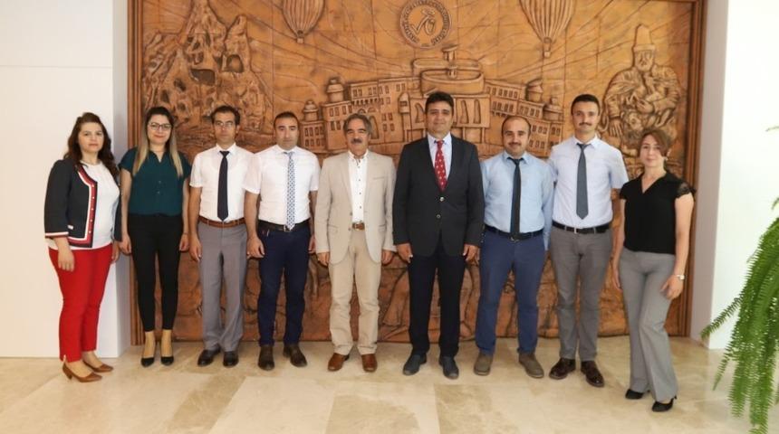 Rektör Bağlı görevde yükselen idari personelleri tebrik etti