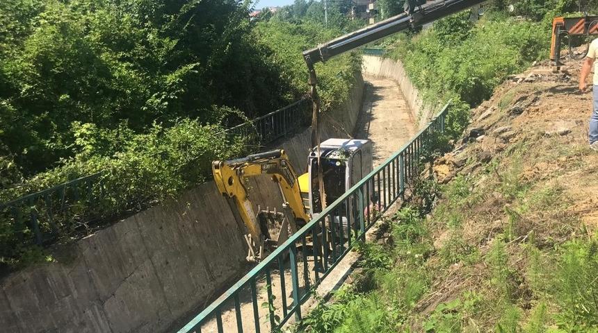 Dere i&ccedil;i temizleniyor