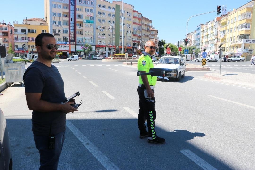 Niğde&rsquo;de drone ile trafik kontrol&uuml;