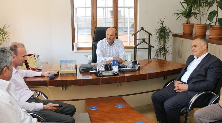 Başkan &Ouml;zt&uuml;rk&rsquo;ten Taşıyıcılar Kooperatifine Hayırlı Olsun Ziyareti