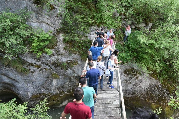 Öğretmenler, doğa harikası Çatak Kanyonunda 7 kilometre yürüdü G4
