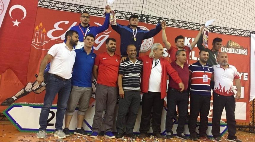 Vanlı g&uuml;reş&ccedil;i T&uuml;rkiye birincisi oldu