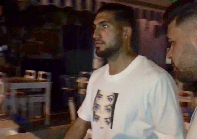 Juventus'ta oynayan Emre Can, Çeşme'de arkadaşlarıyla eğlendi