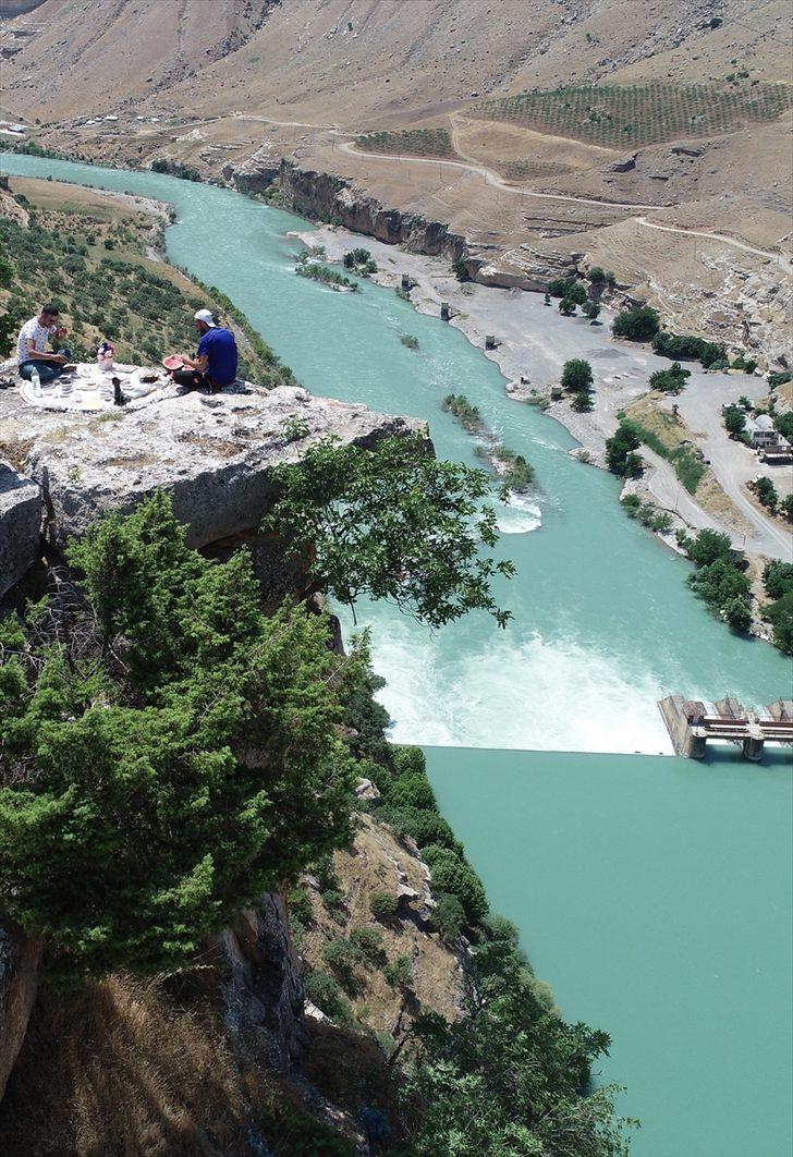 Botan Vadisi'nde hayran bırakan manzara G1