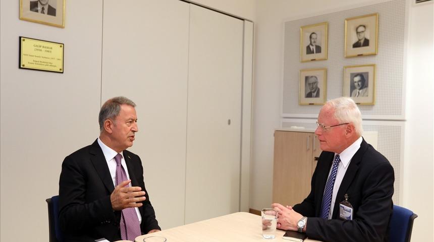 Son dakika: Hulusi Akar ABD’nin Suriye Özel Temsilcisi Jeffrey ile bir araya geldi