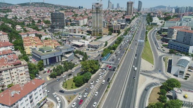 Avrasya Tüneli’nde oluşan trafik yoğunluğu havadan görüntülendi