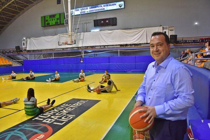 Başkan Dutlulu basketbol yaz okulunu ziyaret etti G2