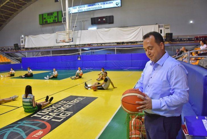 Başkan Dutlulu basketbol yaz okulunu ziyaret etti G5