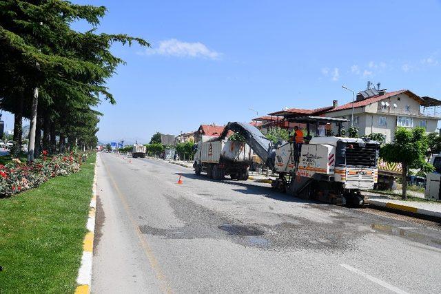 İstanbul Caddesi’ndeki üniversite yolunda çalışmalar başladı