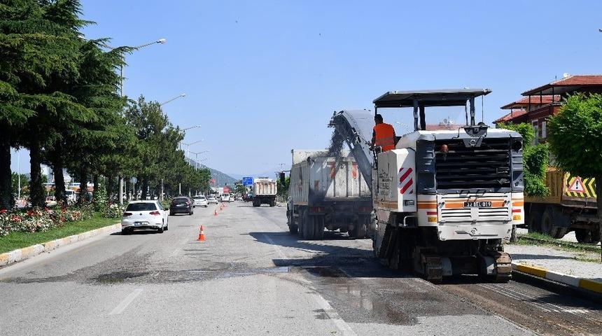 İstanbul Caddesi’ndeki üniversite yolunda çalışmalar başladı