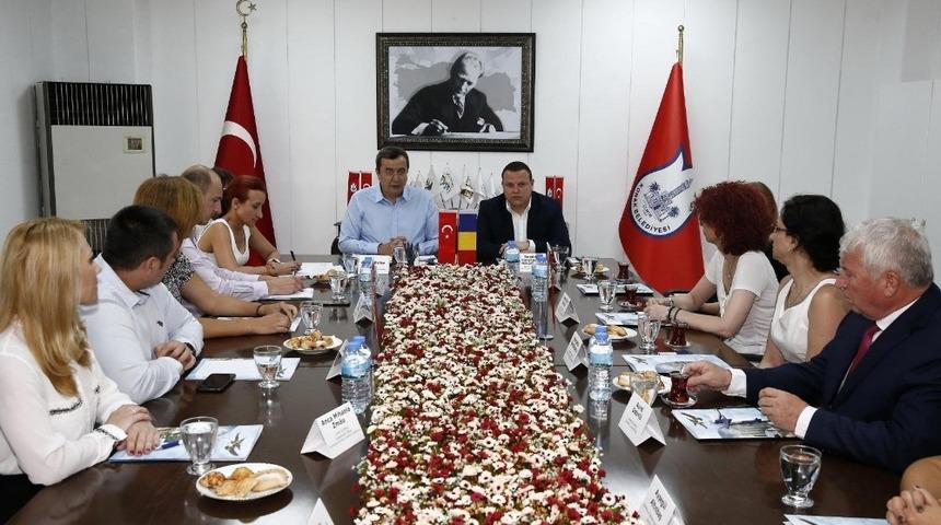 Konak-B&uuml;kreş k&ouml;pr&uuml;s&uuml; g&uuml;&ccedil;leniyor