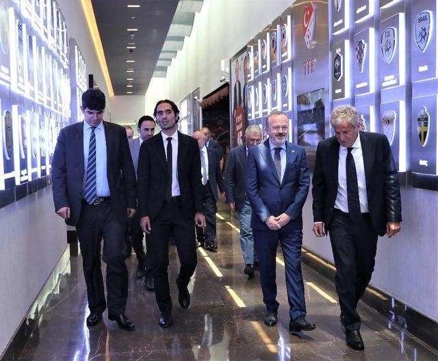 Mustafa Cengiz’den TFF Başkanı Nihat Özdemir’e ziyaret