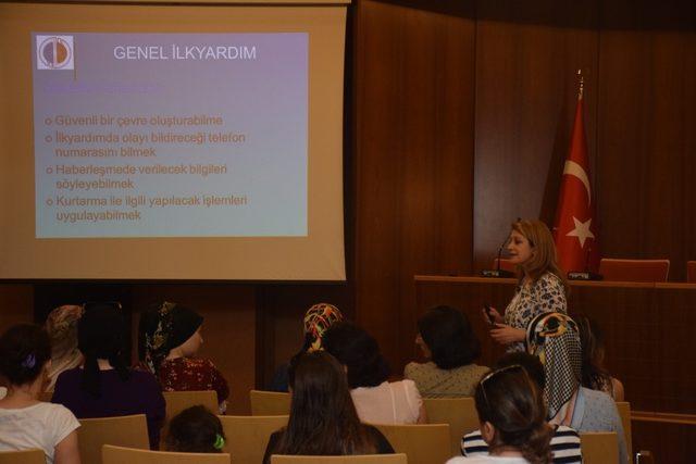 Anadolu Üniversitesi’nden personele ilk yardım eğitimi