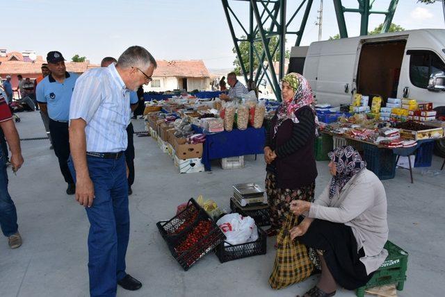 Bozkurt, Oklubalı’nda pazarcı esnafı ve vatandaşla buluştu