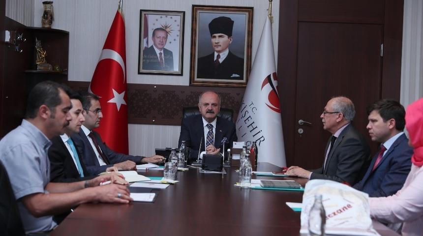 Vali &Ccedil;akacak vatandaşların istek ve taleplerini dinledi