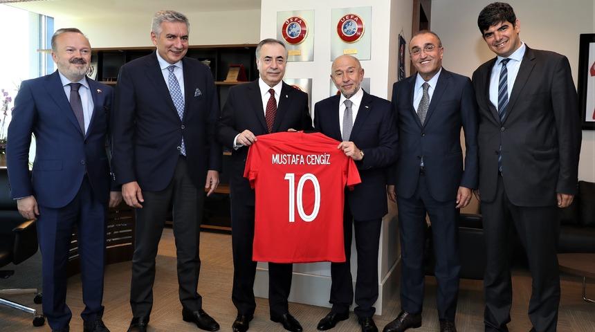 Mustafa Cengiz Nihat Özdemir'i ziyaret etti