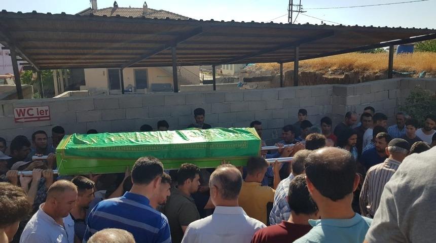 Feci kazada hayatını kaybeden 15 yaşındaki &ccedil;ocuk toprağa verildi